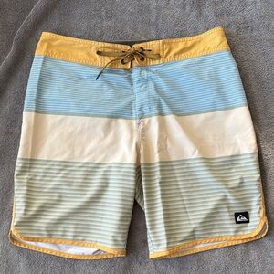 Quiksilver Men's Swim Shorts - Light Blue, Yellow, White